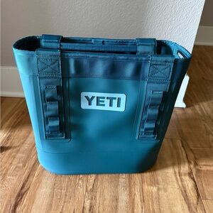 YETI Agave Teal Camino 20